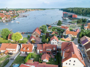 Agamim, Mikolajki